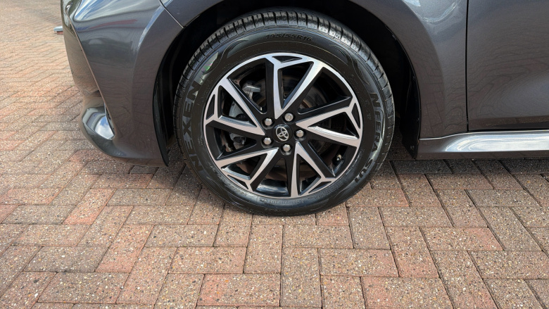 Toyota Yaris 1.5 Hybrid Design 5dr CVT Hybrid Hatchback